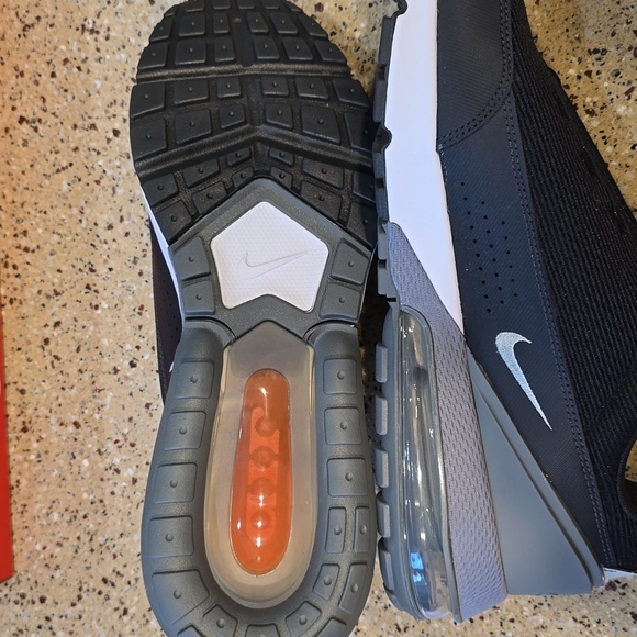 Nike Air Max Pulse - Picture 8 of 10